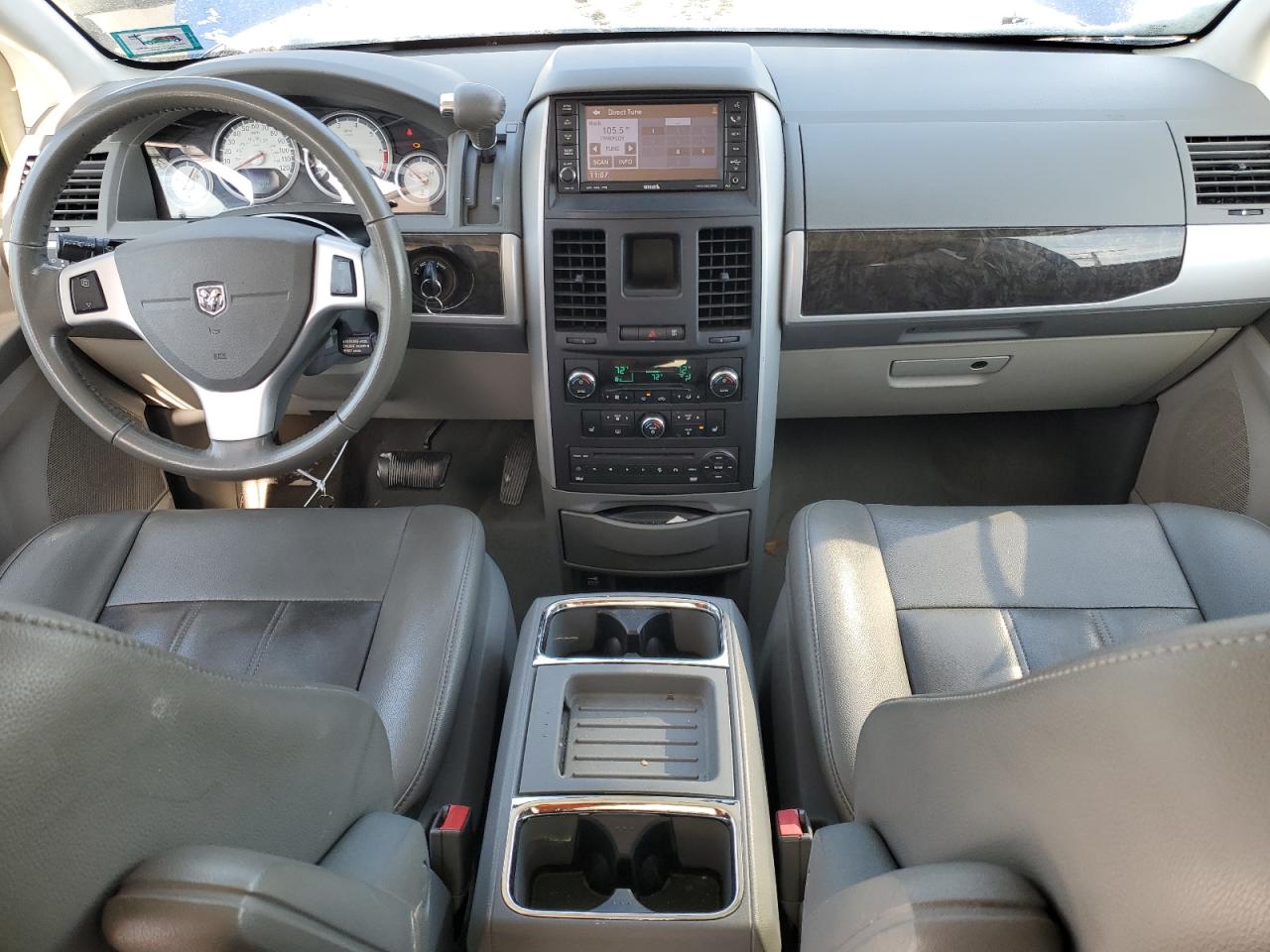 2010 Dodge Caravan - Image 8