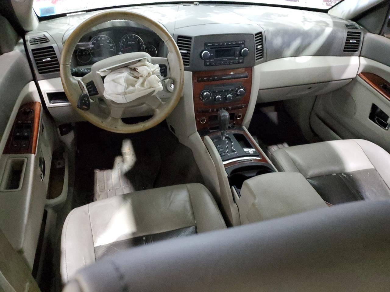 2006 Jeep Grand Cherokee - Image 8