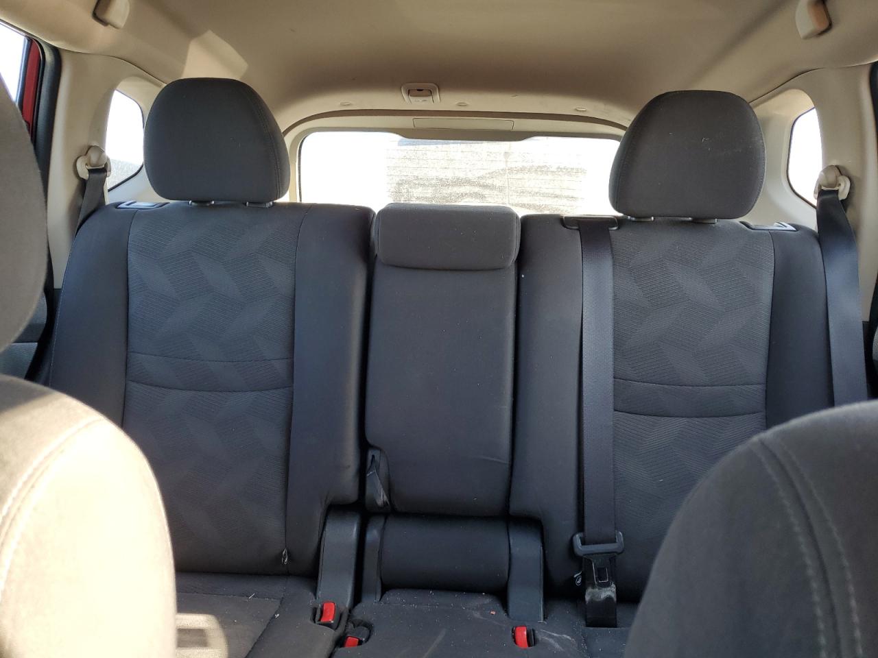 2016 Nissan Rogue - Image 10