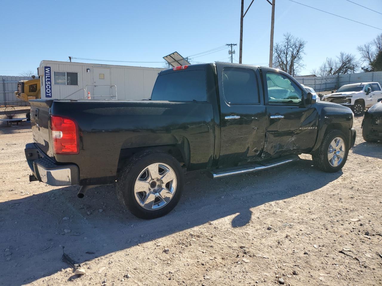 2011 Chevrolet Silverado - Image 3