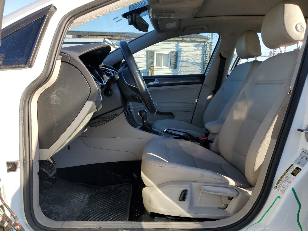 2018 Volkswagen Golf - Image 7