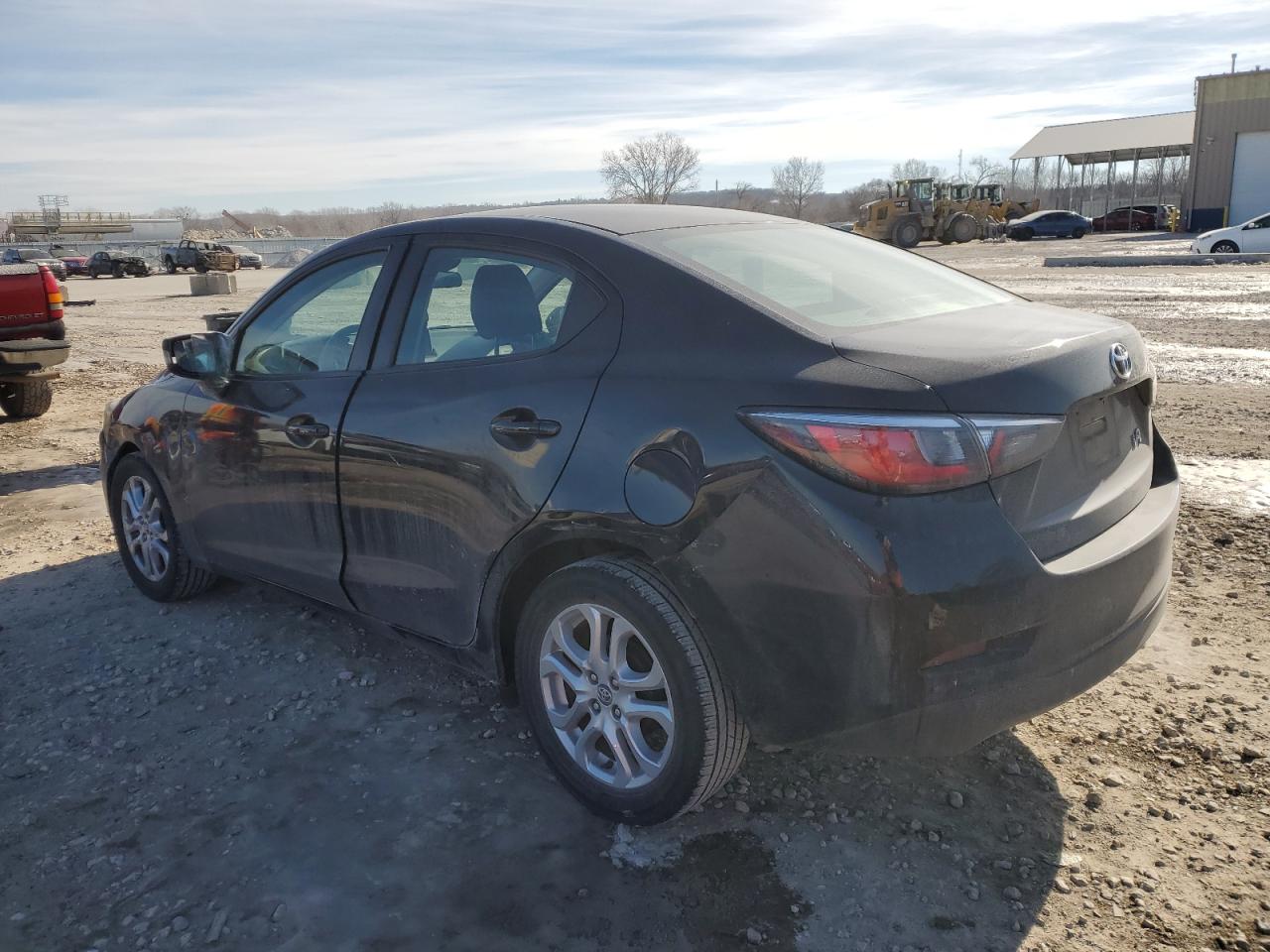 2018 Toyota Yaris - Image 2