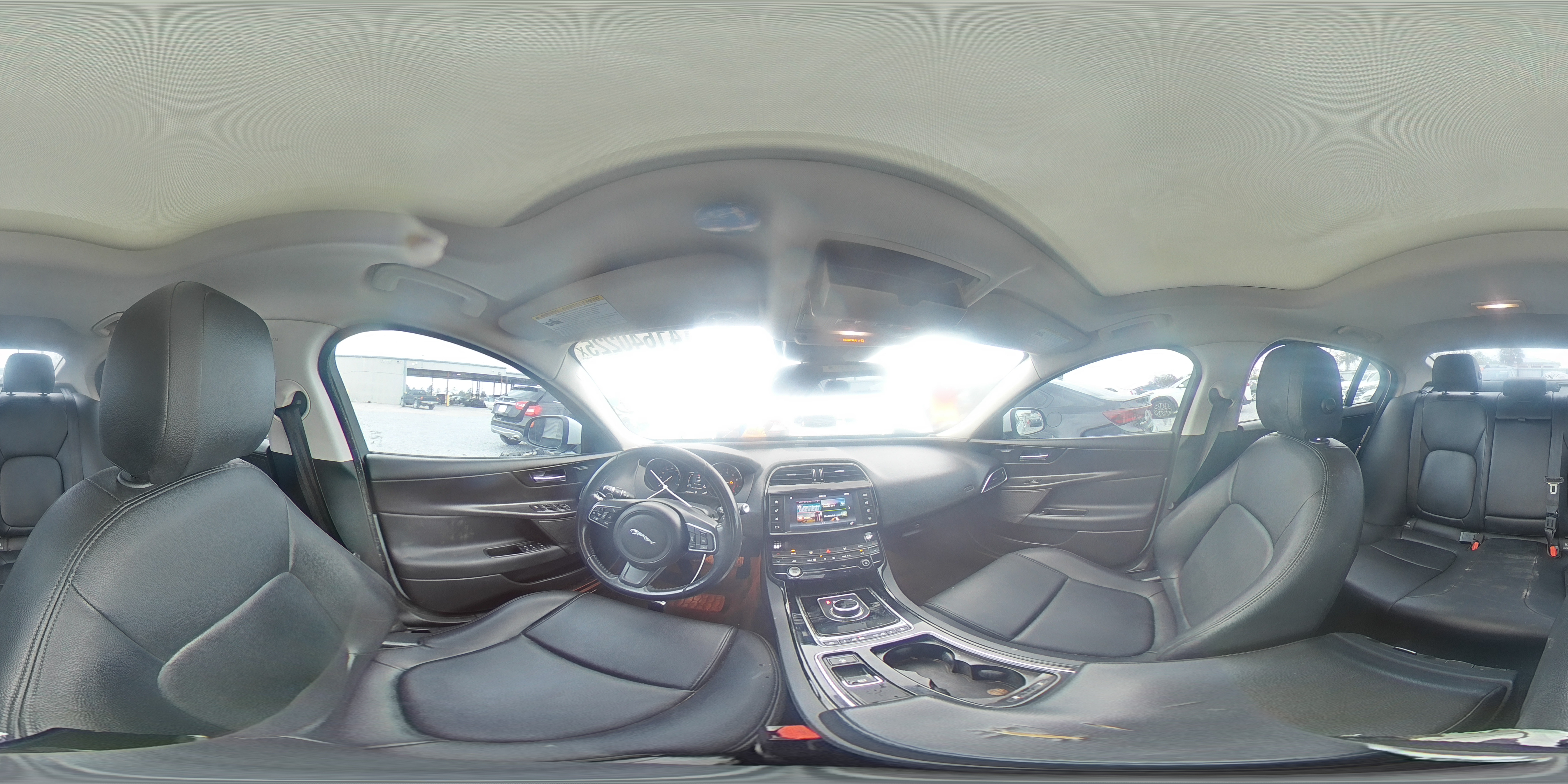 2018 Jaguar XE - Image 12
