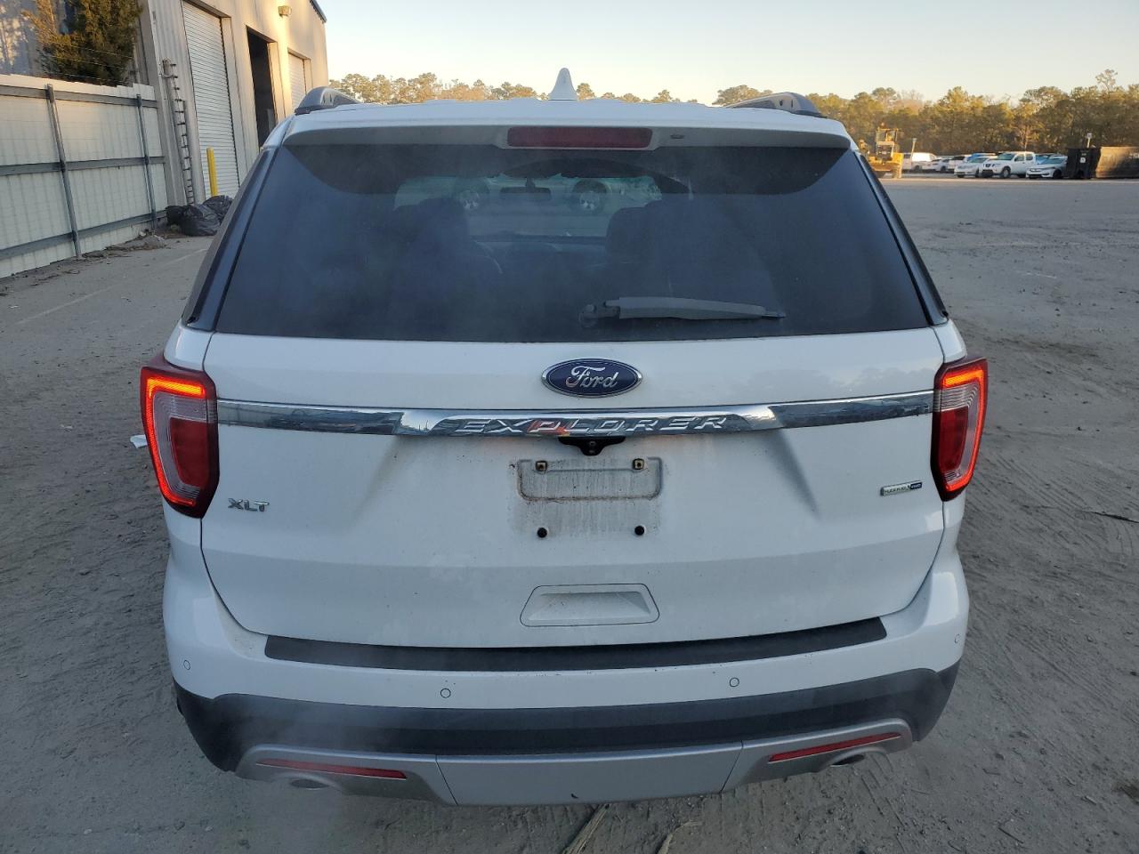 2016 Ford Explorer - Image 6