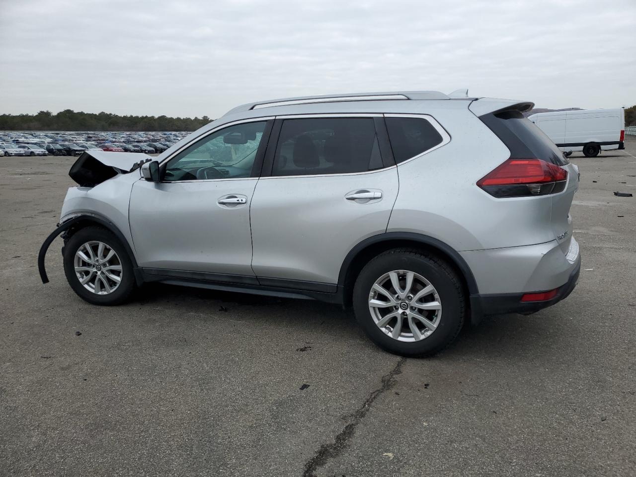 2017 Nissan Rogue - Image 2