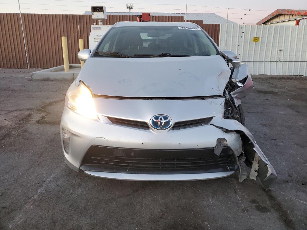 2015 Toyota Prius - Image 5