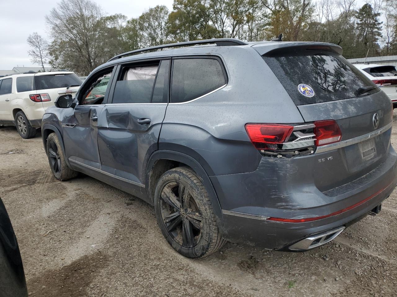 2021 Volkswagen Atlas - Image 2