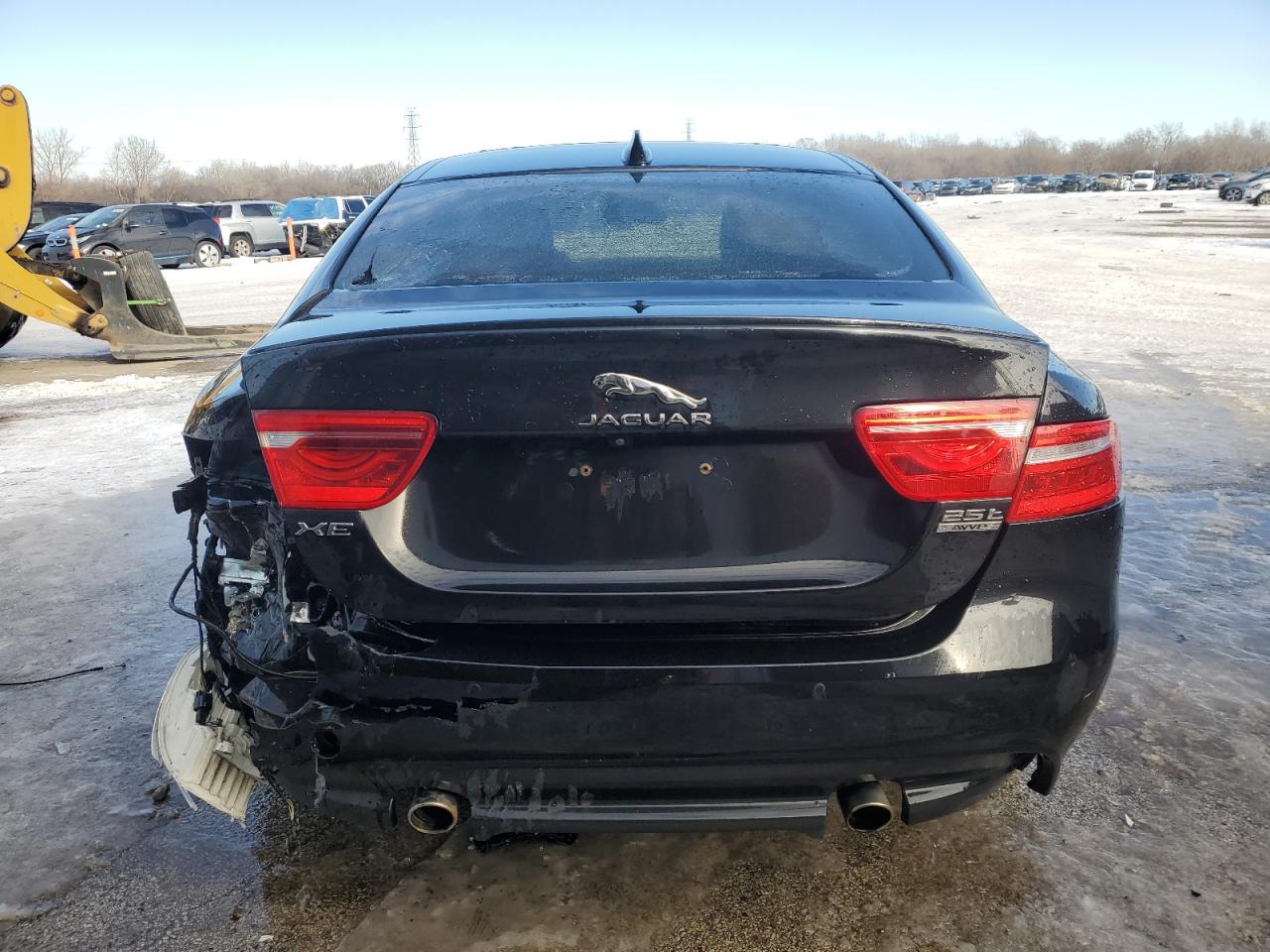 2018 Jaguar XE - Image 6