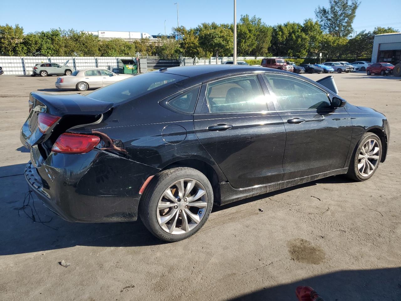 2015 Chrysler 200 - Image 3