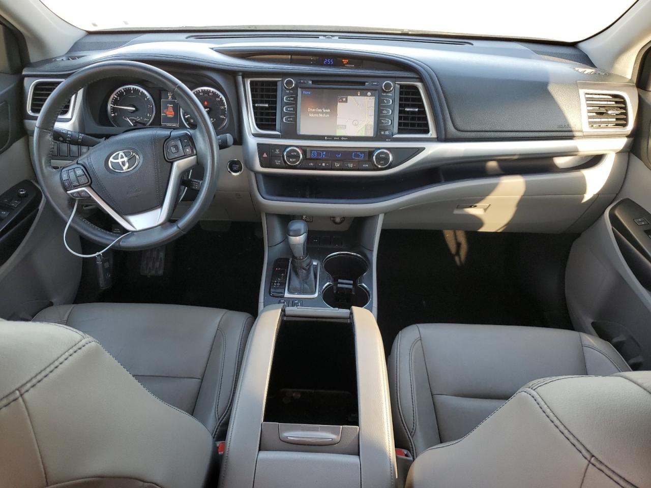 2016 Toyota Highlander - Image 8