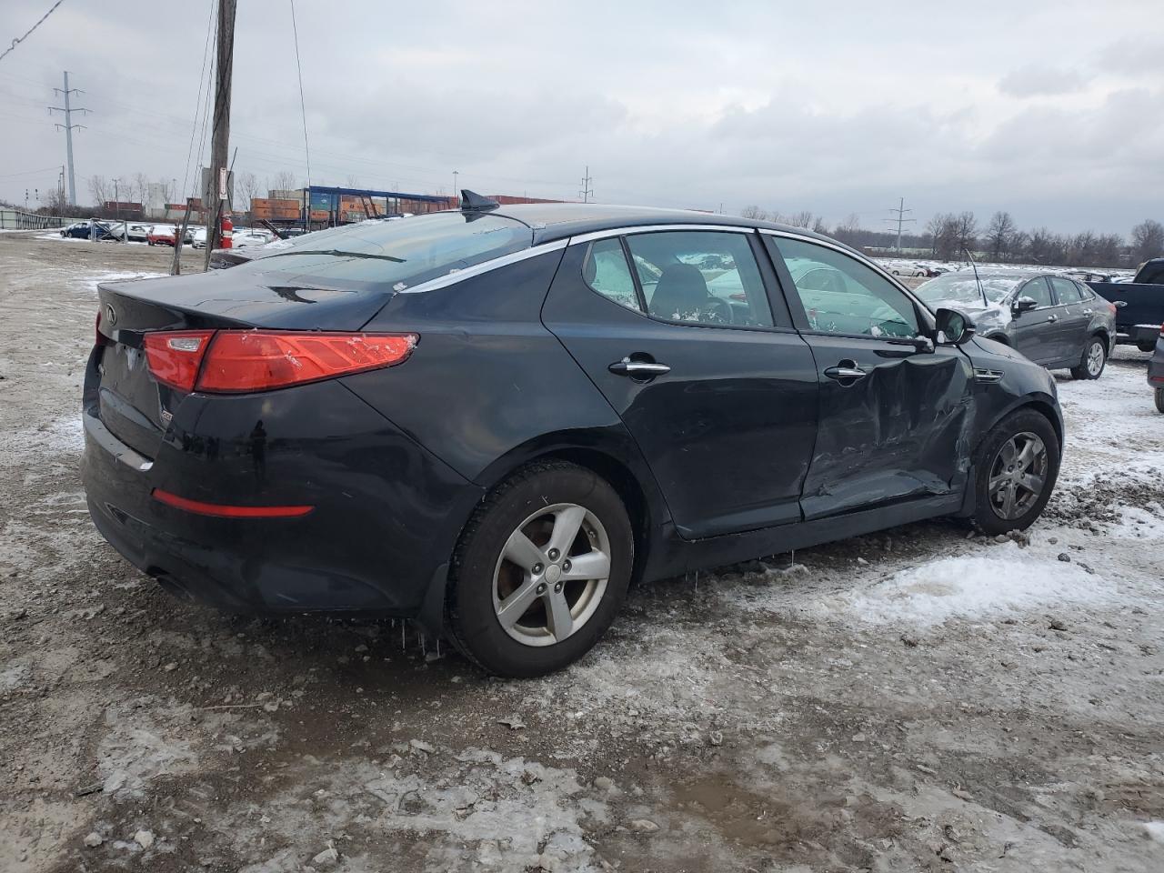 VIN 5XXGM4A7XFG410866 2015 KIA OPTIMA no.3