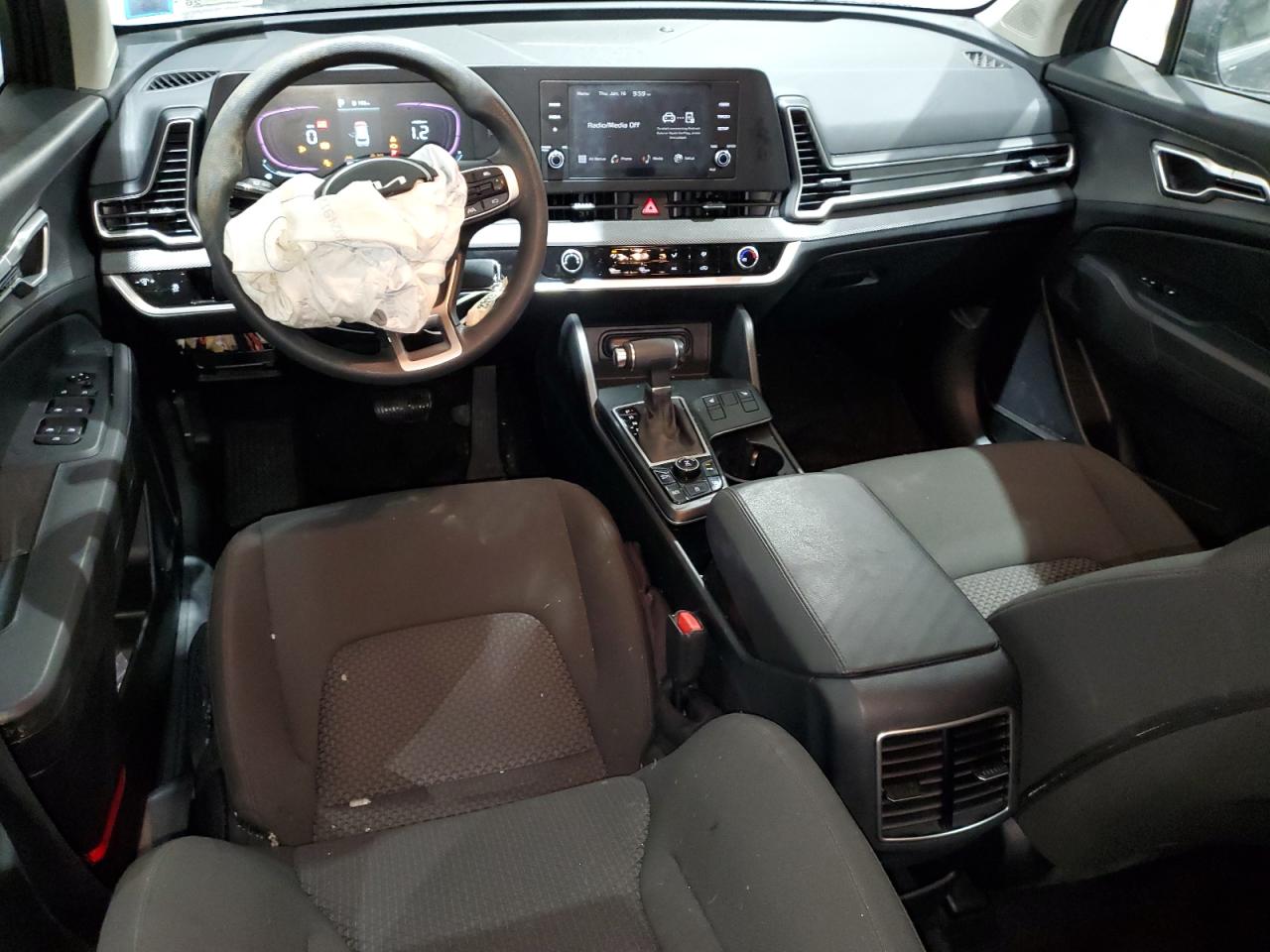 2024 Kia Sportage - Image 8