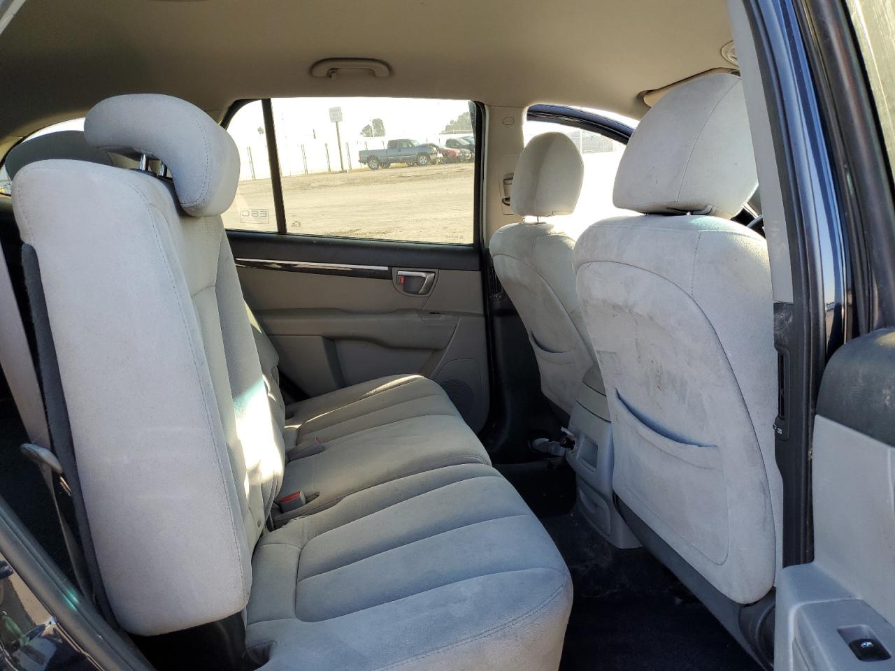 2008 Hyundai Santa Fe - Image 11