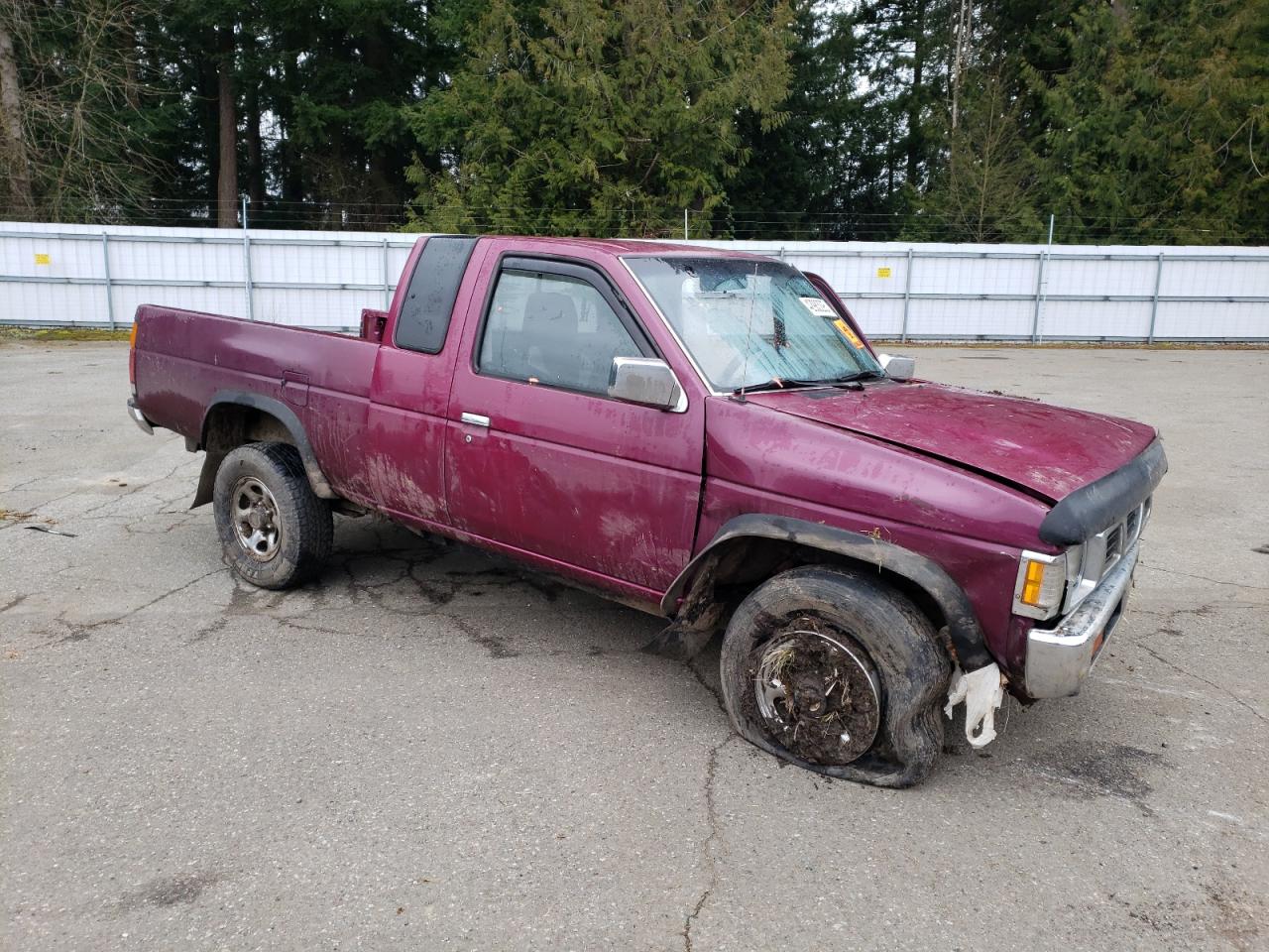 1995 Nissan Titan - Image 4