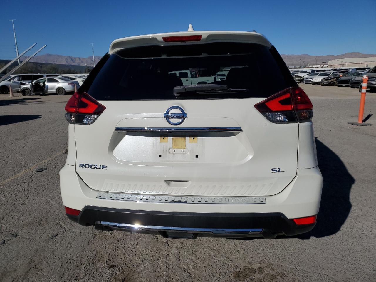 2017 Nissan Rogue - Image 6