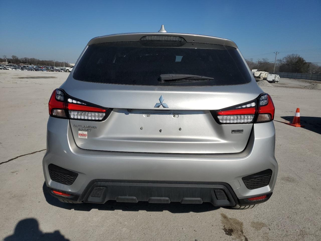 2021 Mitsubishi Outlander - Image 6
