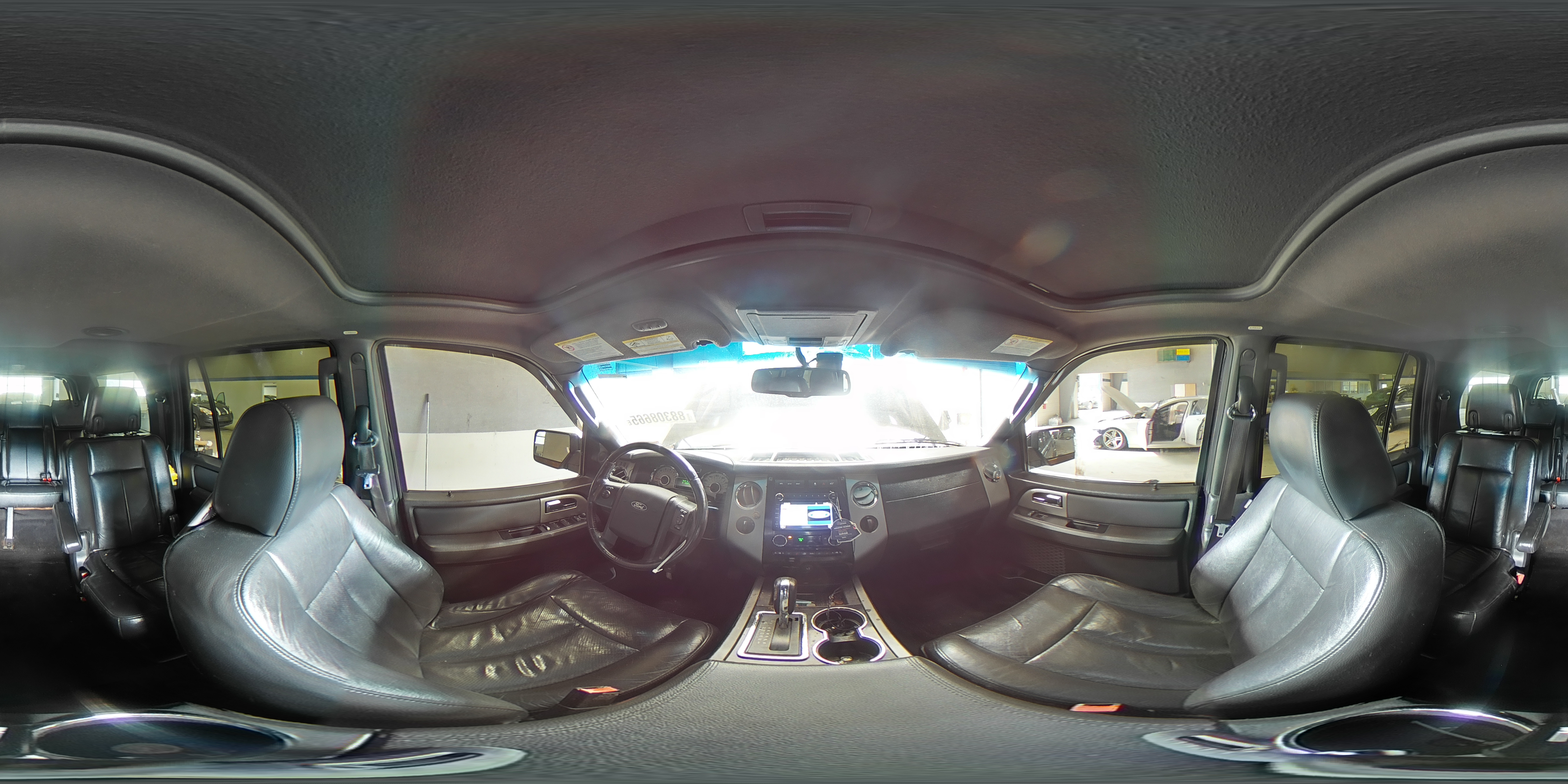 2011 Ford Expedition - Image 14