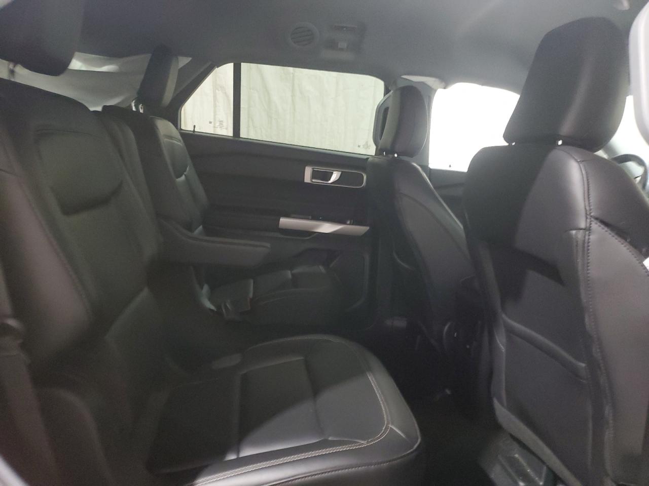 2023 Ford Explorer - Image 12