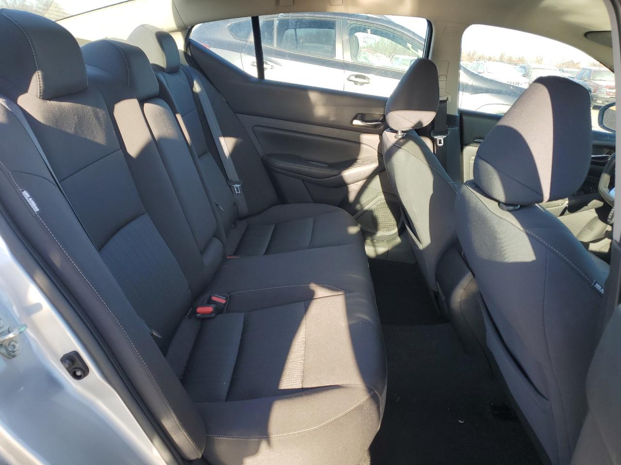 2020 Nissan Altima - Image 10