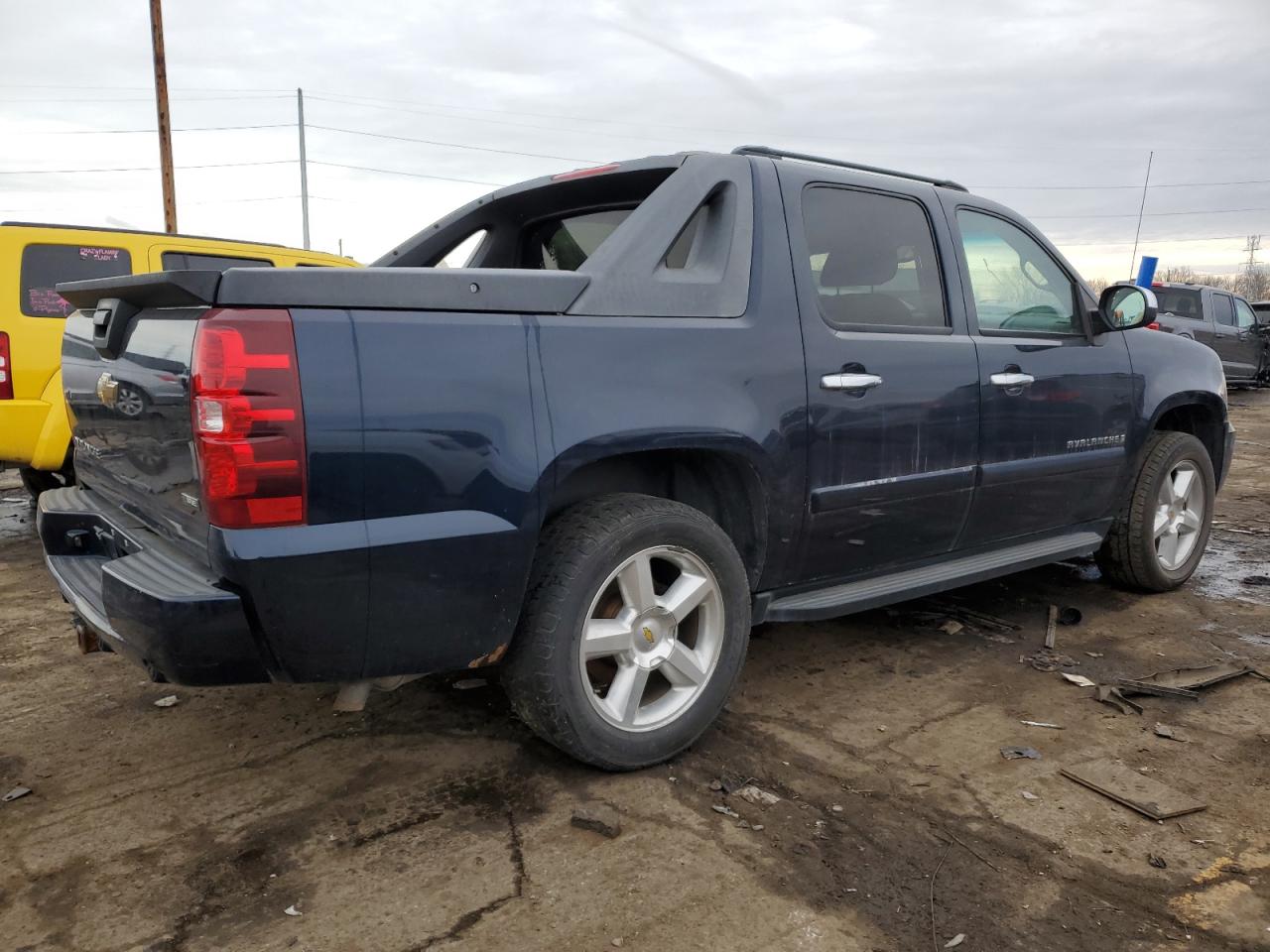 2008 Chevrolet Avalanche - Image 3