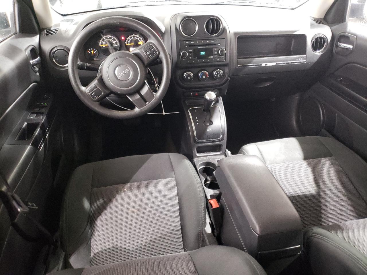 2014 Jeep Liberty (Patriot) - Image 8