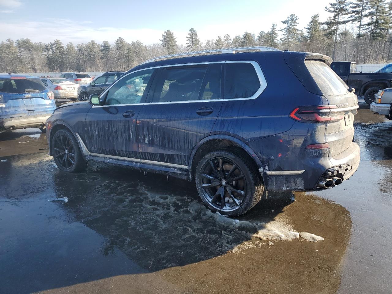 2024 BMW X7 - Image 2