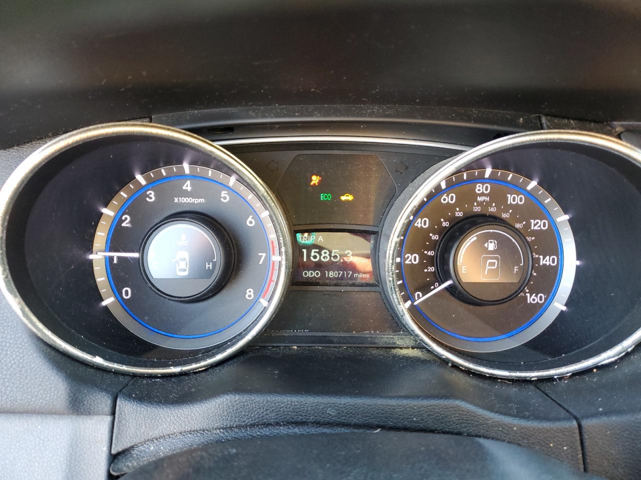 2011 Hyundai Sonata - Image 9