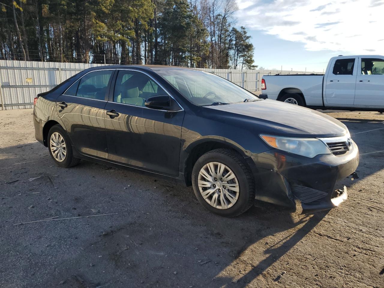 2014 Toyota Camry - Image 4