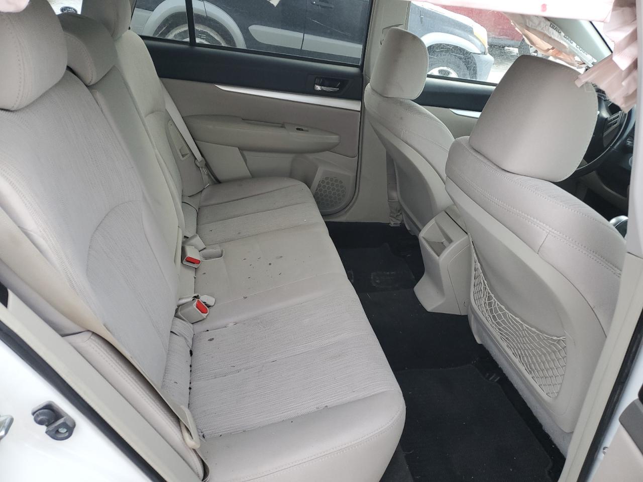 2013 Subaru Outback - Image 11