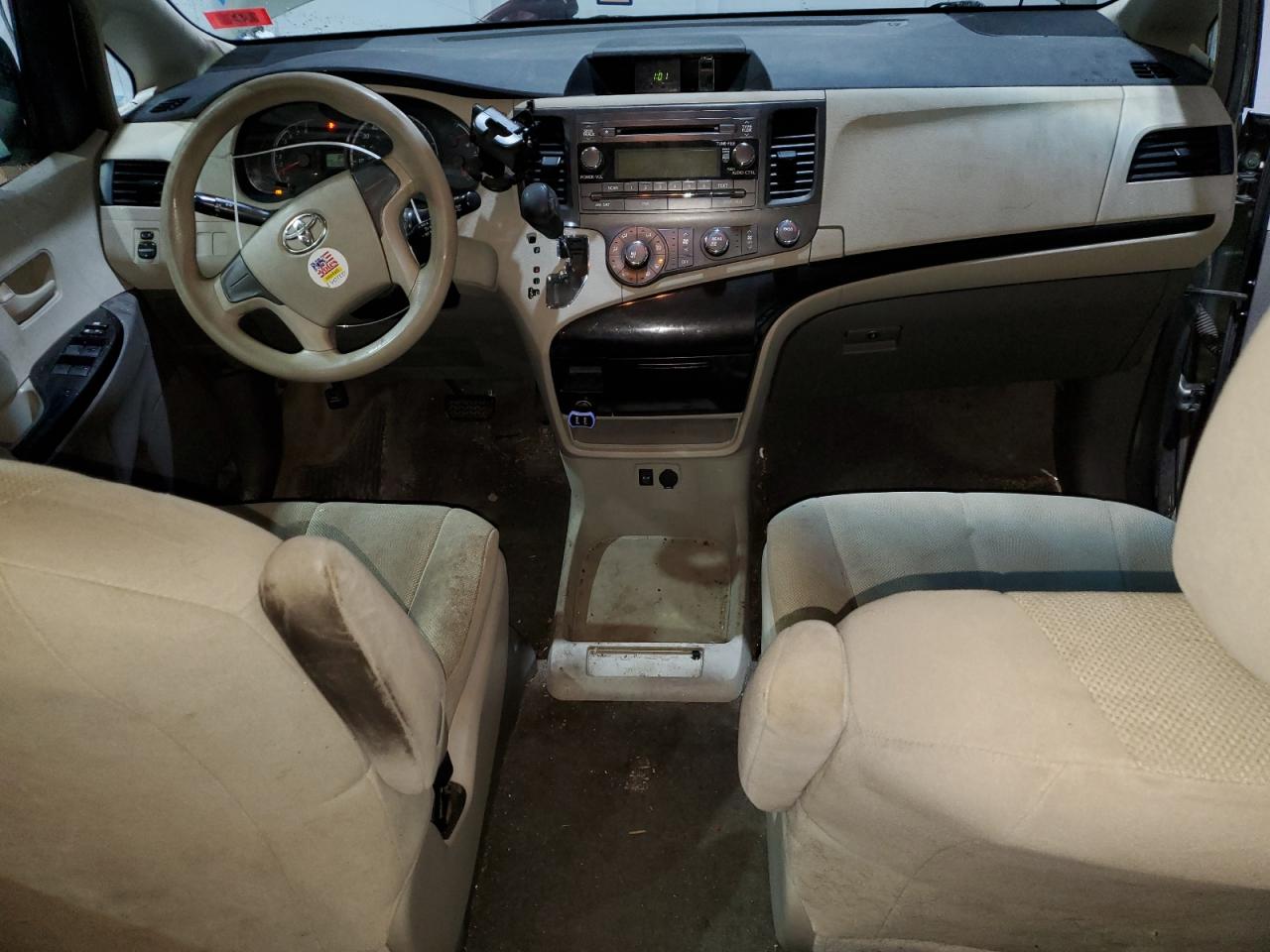 2012 Toyota Sienna - Image 8