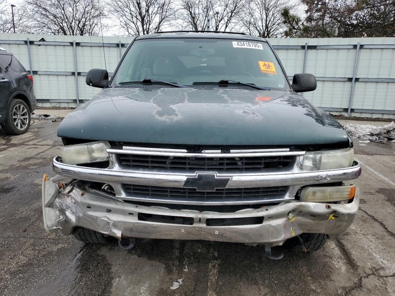 2004 Chevrolet Suburban - Image 5
