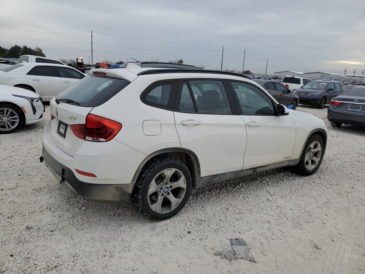 2015 BMW X1 - Image 3