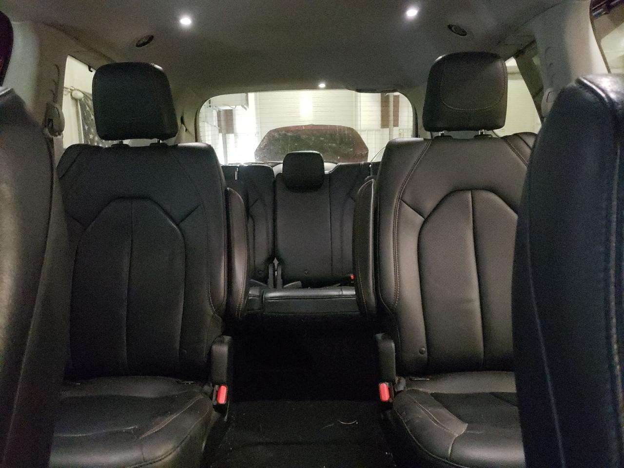 2018 Chrysler Pacifica - Image 10