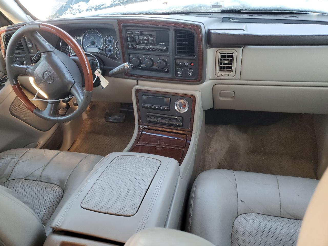 2002 Cadillac Escalade - Image 8