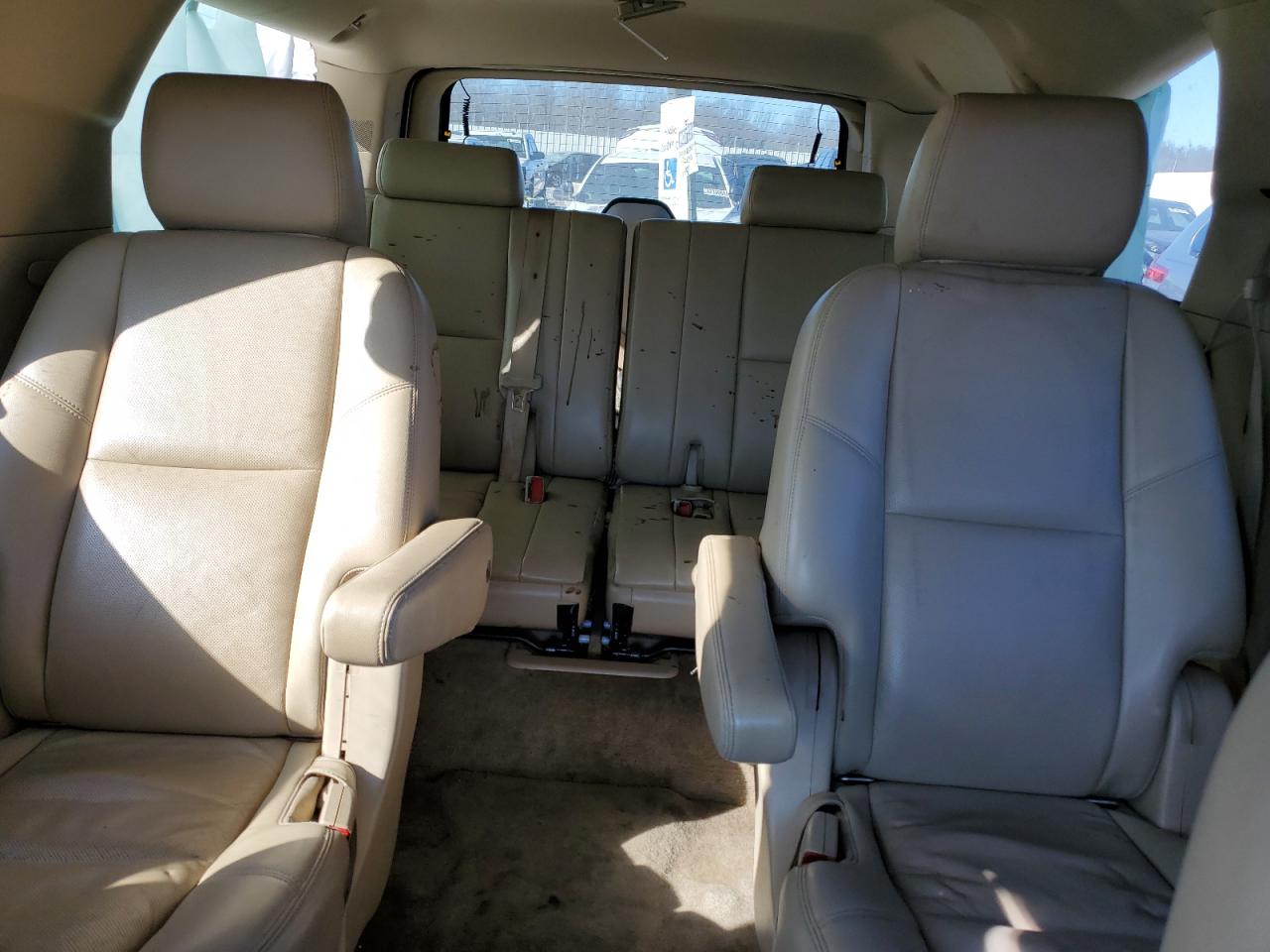 2013 Chevrolet Suburban - Image 10