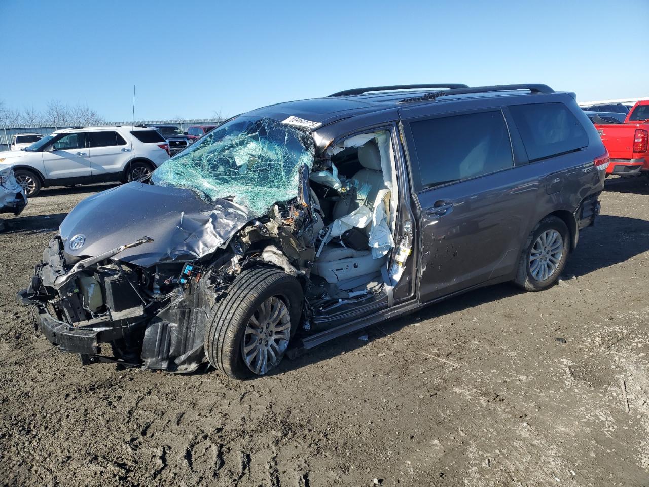 2014 Toyota Sienna - Image 1