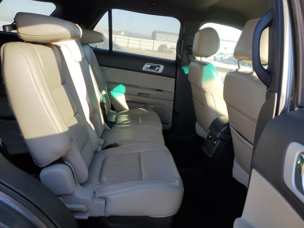 2011 Ford Explorer - Image 11