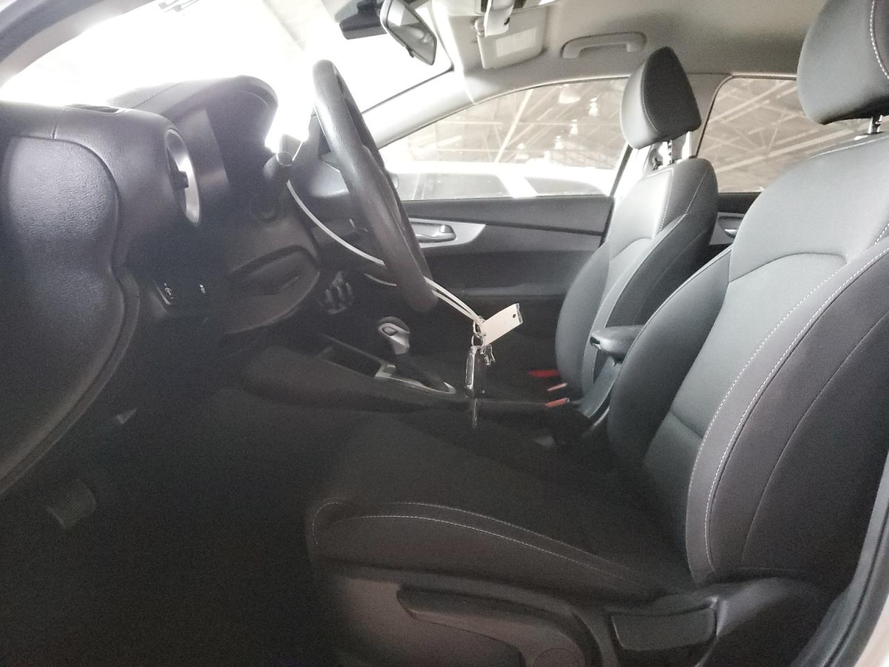 2023 Kia Forte - Image 7