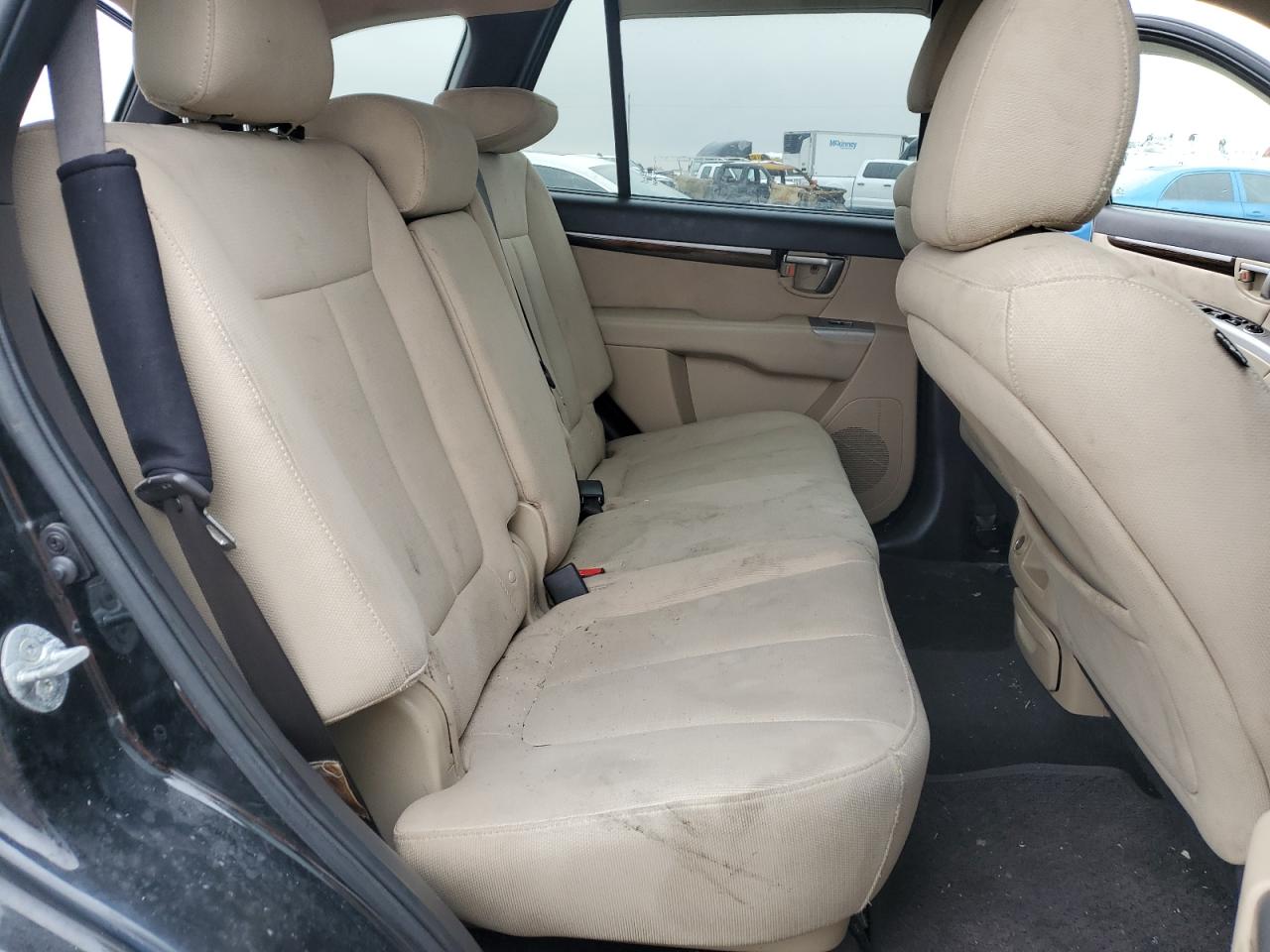 2011 Hyundai Santa Fe - Image 10