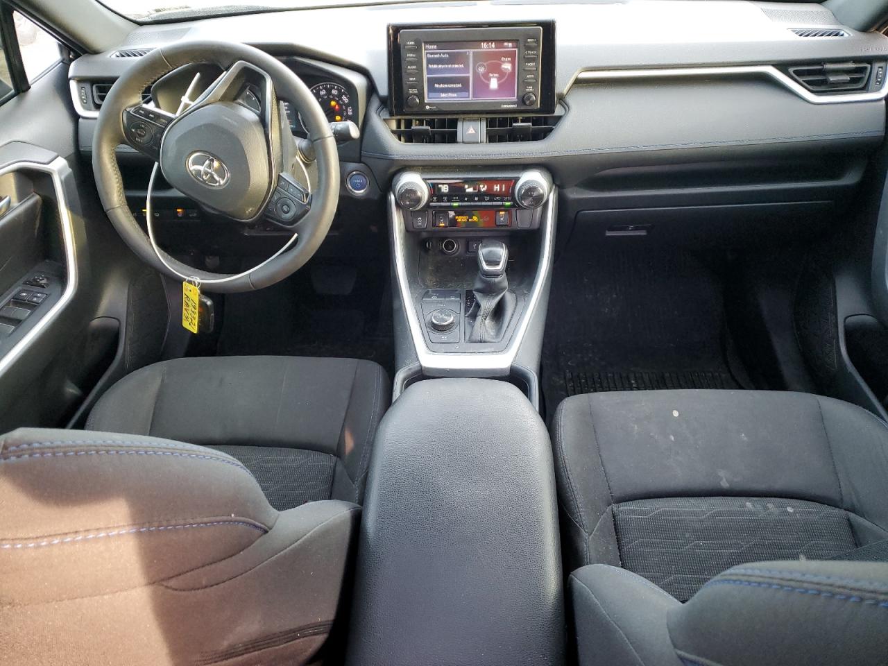 2022 Toyota RAV 4 - Image 8