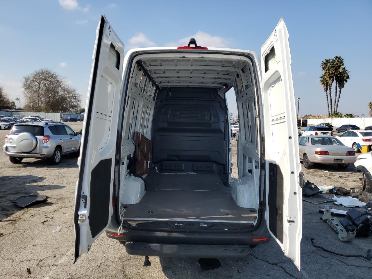 2023 Mercedes-Benz Sprinter - Image 10