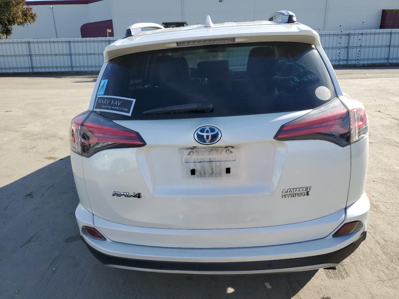 VIN JTMDJREV9HD131598 2017 TOYOTA RAV4 no.6