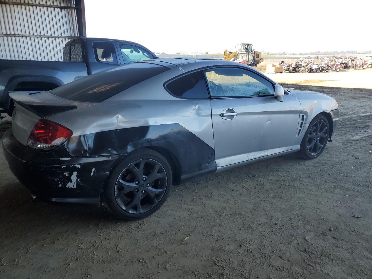 2005 Hyundai Tiburon - Image 3