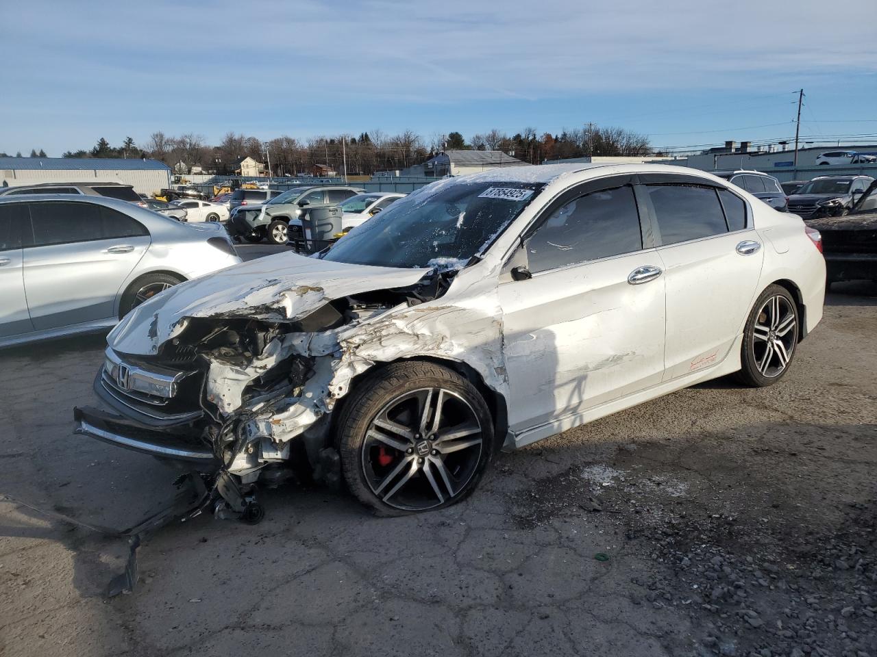 VIN 1HGCR2F65GA071081 2016 HONDA ACCORD no.1