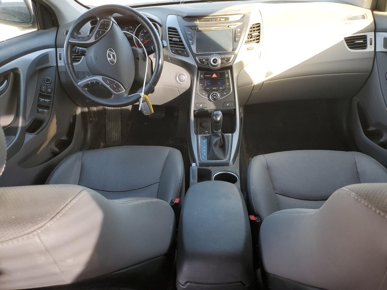 2014 Hyundai Elantra - Image 8