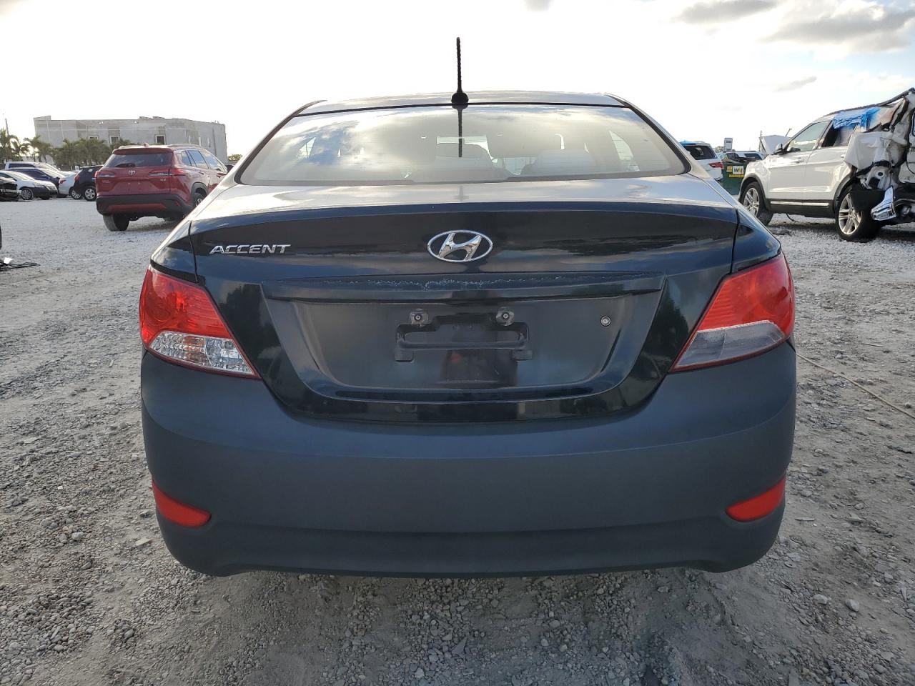 2013 Hyundai Accent - Image 6