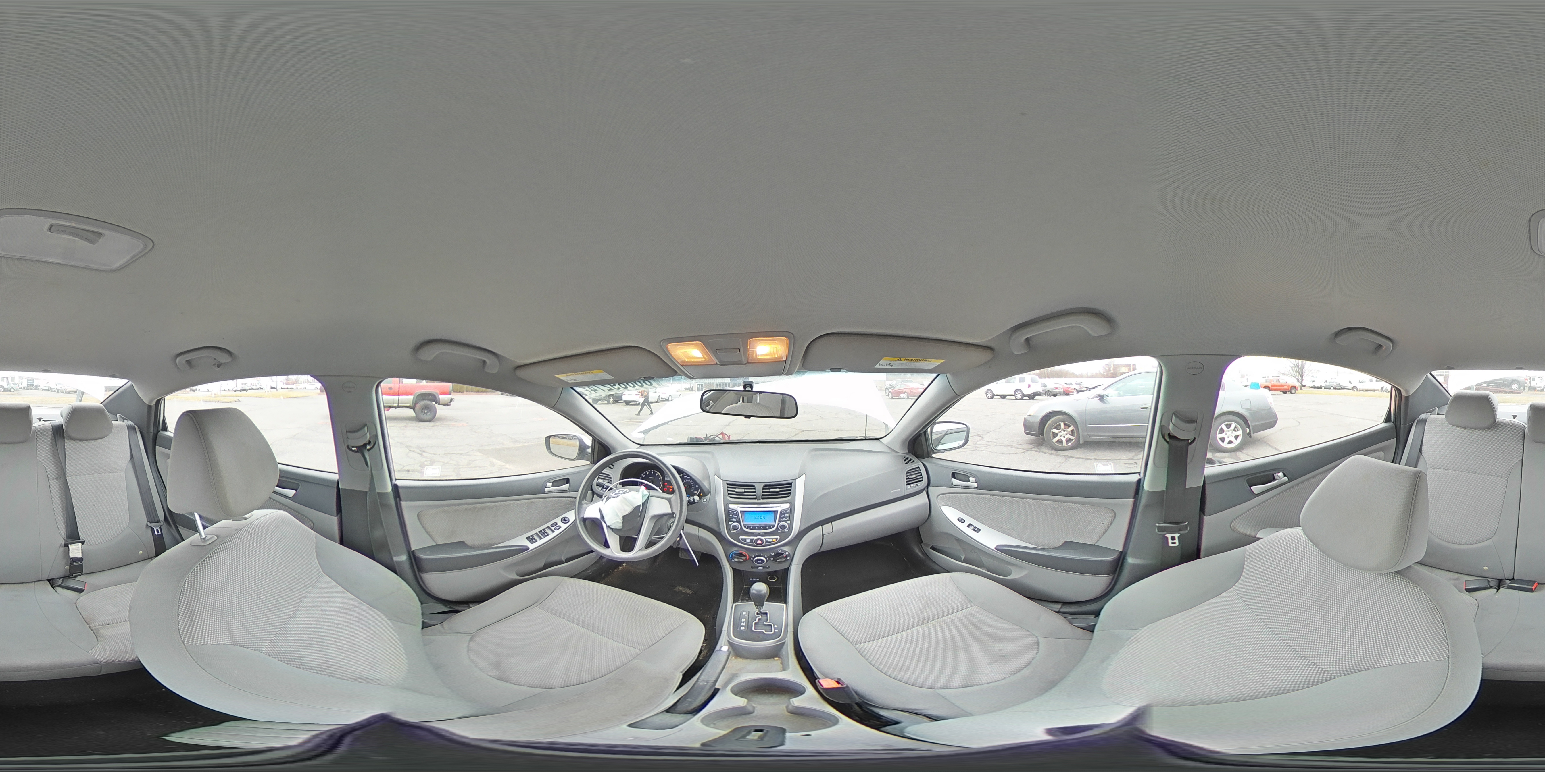 2013 Hyundai Accent - Image 13