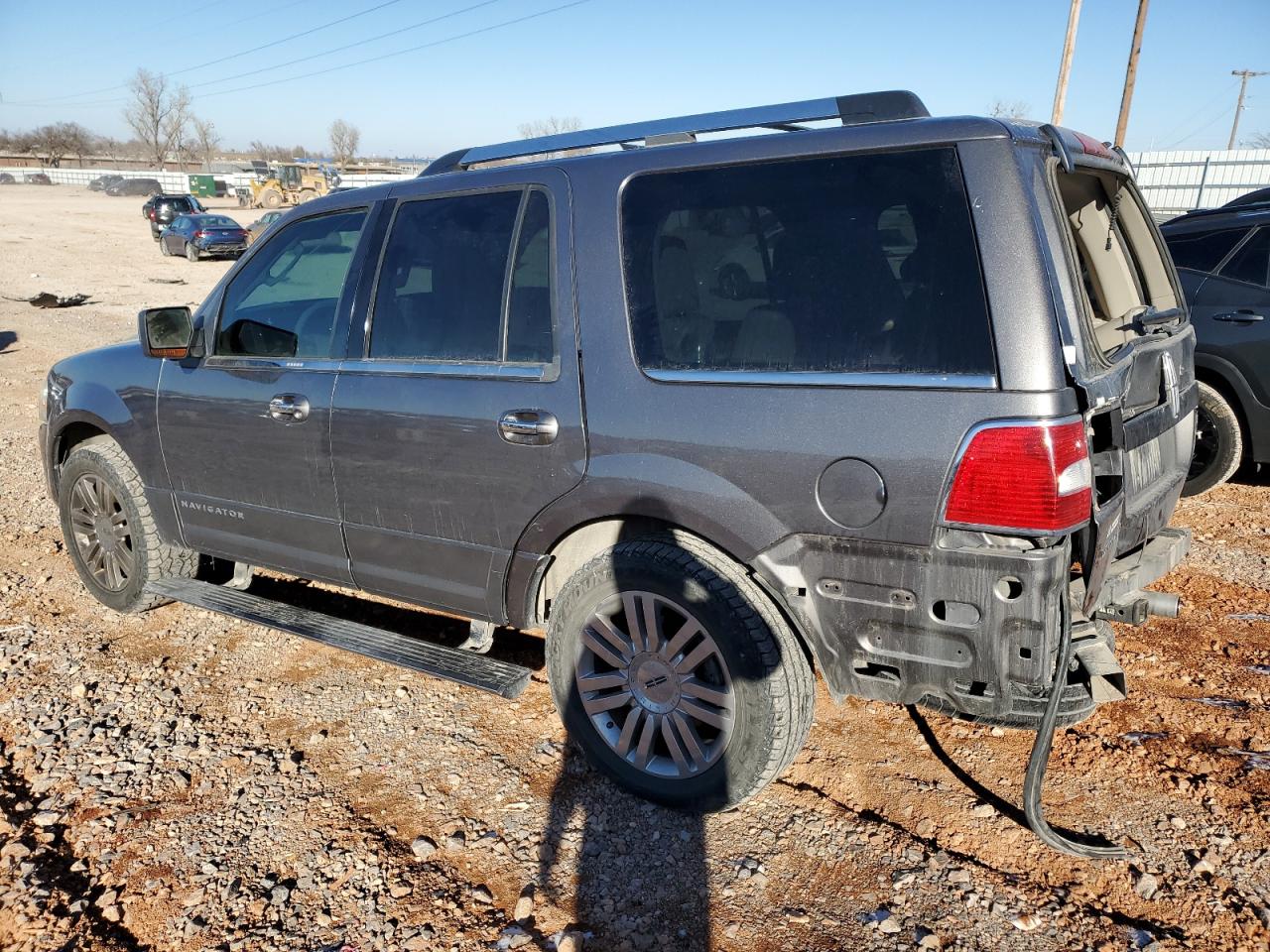 2011 Lincoln Navigator - Image 2
