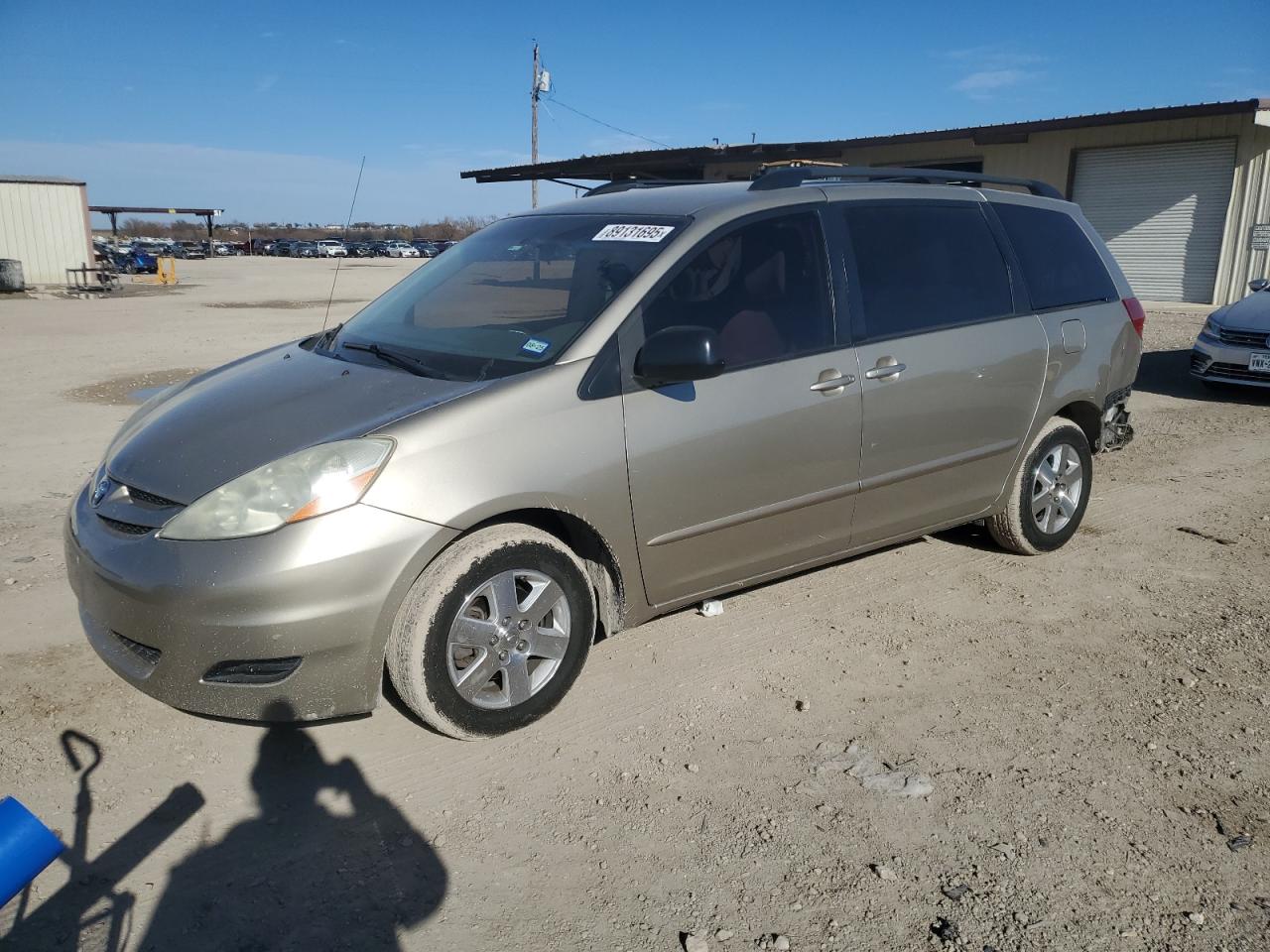 2009 Toyota Sienna - Image 1