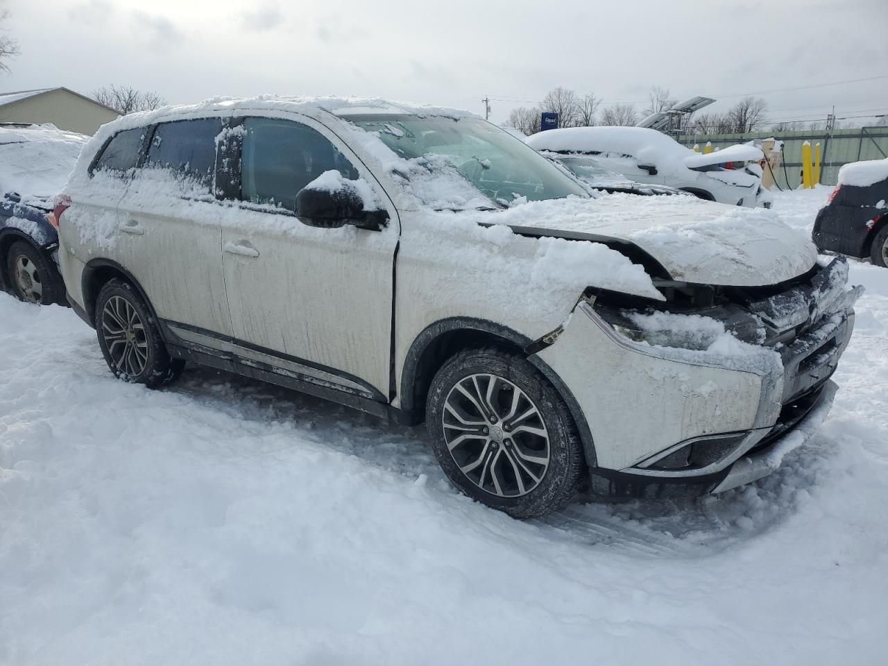 2017 Mitsubishi Outlander - Image 4